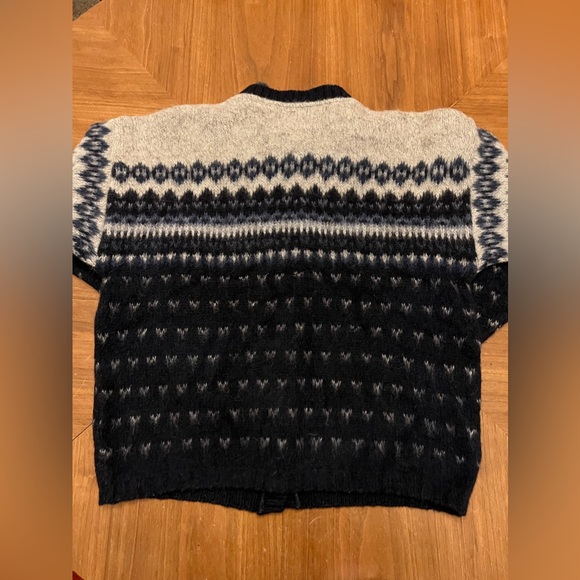 Vintage WOOLRICH Women’s Fair isle Nordic Wool Sweater Silver Button Blue USA - Picture 6 of 8